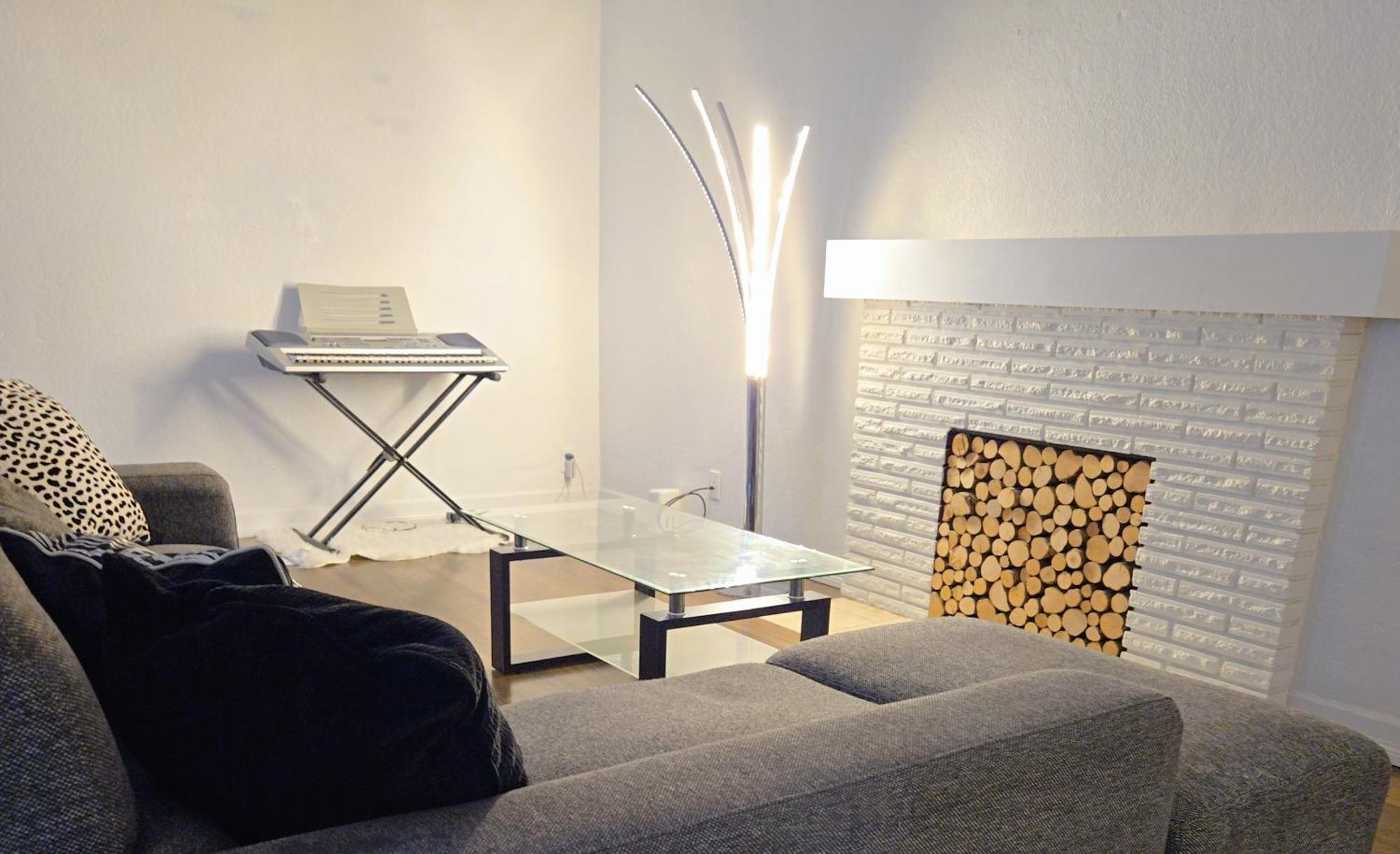 Cozy Stylish Black & White Design Room In The Heart Of Vancouver! Private Parking, Self Check-In & Just 4 Mins To Metrotown! Екстер'єр фото